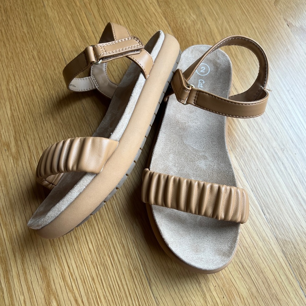Cat & Jack Tan Sandals. NEW!